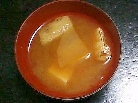大根・豆腐・油揚げの味噌汁